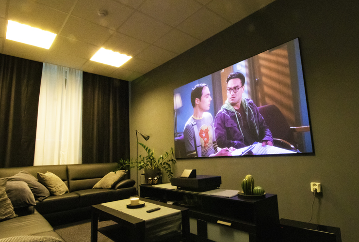 Home Cinema Projection Screen